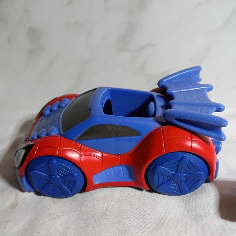 Marvel Spidey and His Amazing Friends Web Crawler Toy Car Hasbro F1940 Red Blue